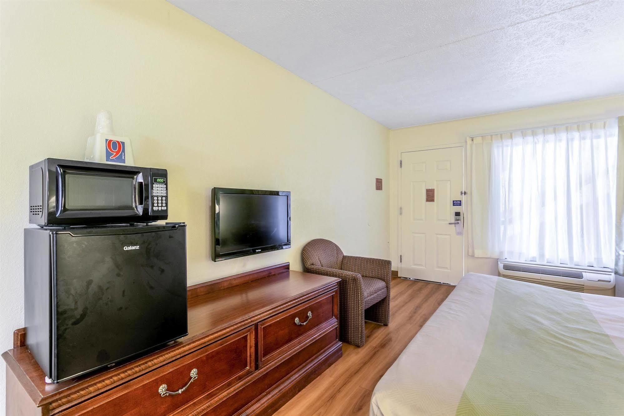 Americas Best Value Inn Edgewood, Md Buitenkant foto
