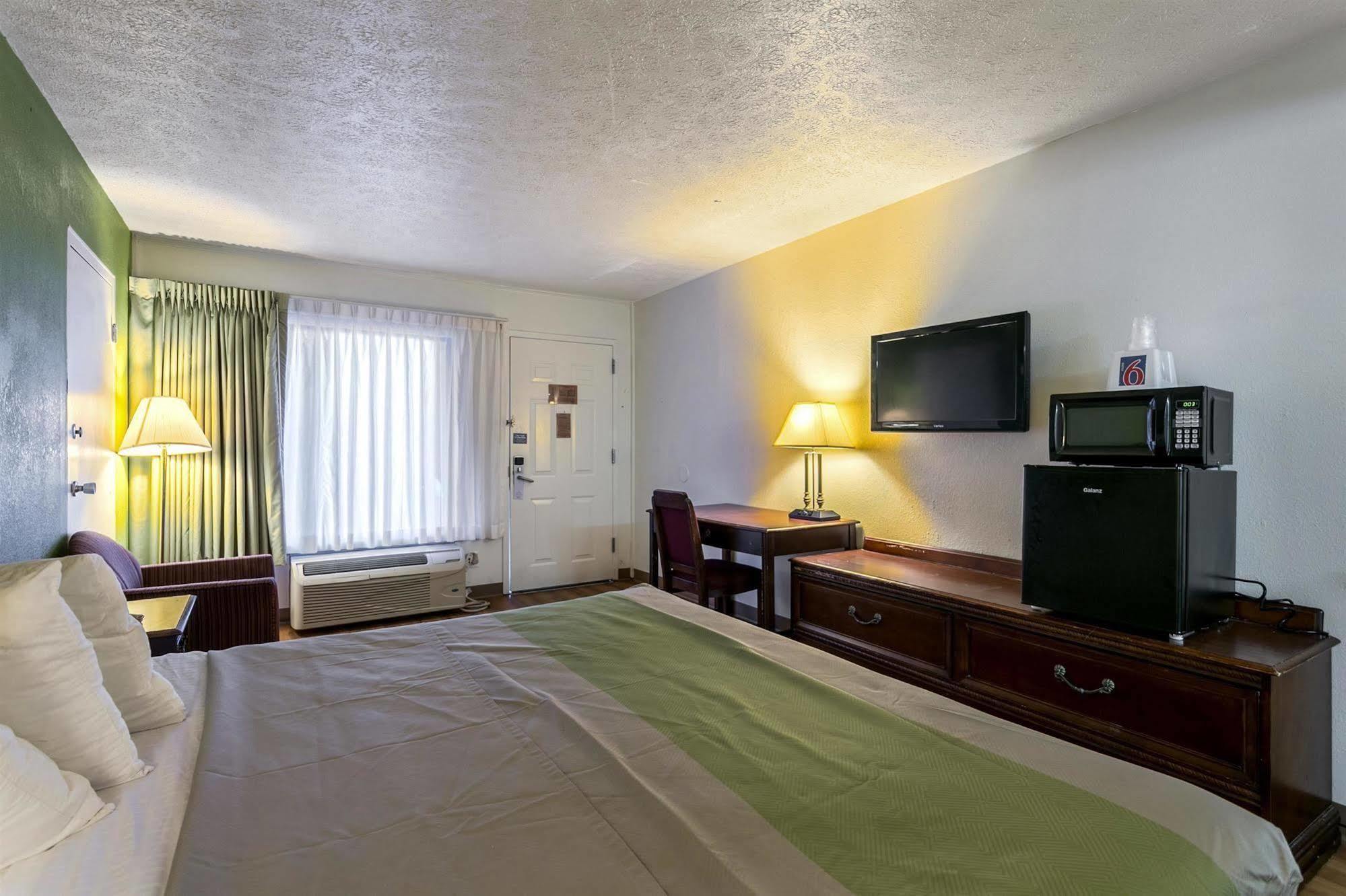 Americas Best Value Inn Edgewood, Md Buitenkant foto